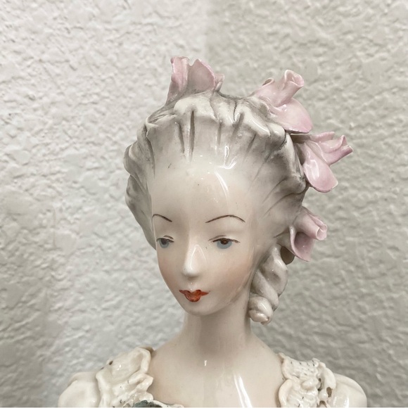 Vintage 40s/50s CORDEY #5054 Victorian Lady With Roses 9” Porcelain Figurine - Picture 4 of 16